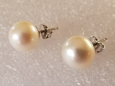 Akoya cultured pearl